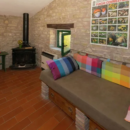 Сasa de vacaciones Luxurious Holiday In Gubbio With Pool *