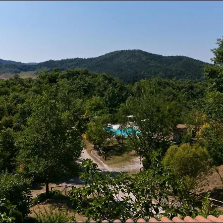 Сasa de vacaciones Luxurious Holiday In Gubbio With Pool Costacciaro